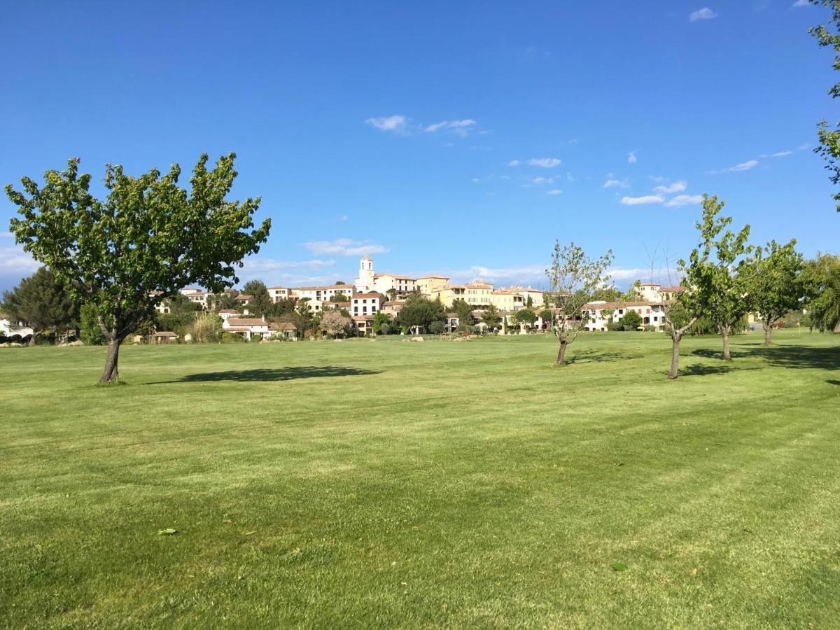Studio Sur Le Domaine Du Golf De Pont Royal Mallemort Exterior photo