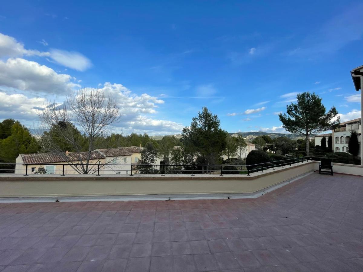Studio Sur Le Domaine Du Golf De Pont Royal Mallemort Exterior photo